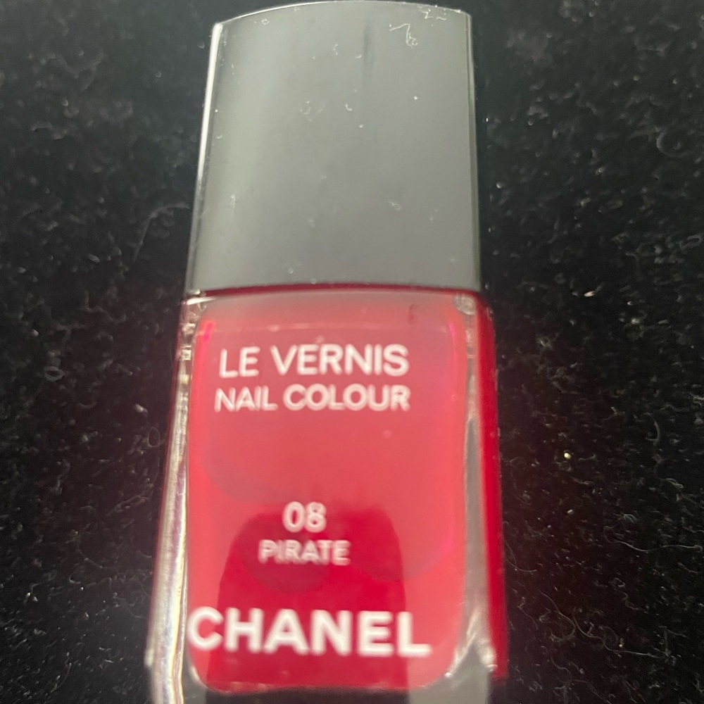 CHANEL Le Vernis Nail Polish - Bold Red
